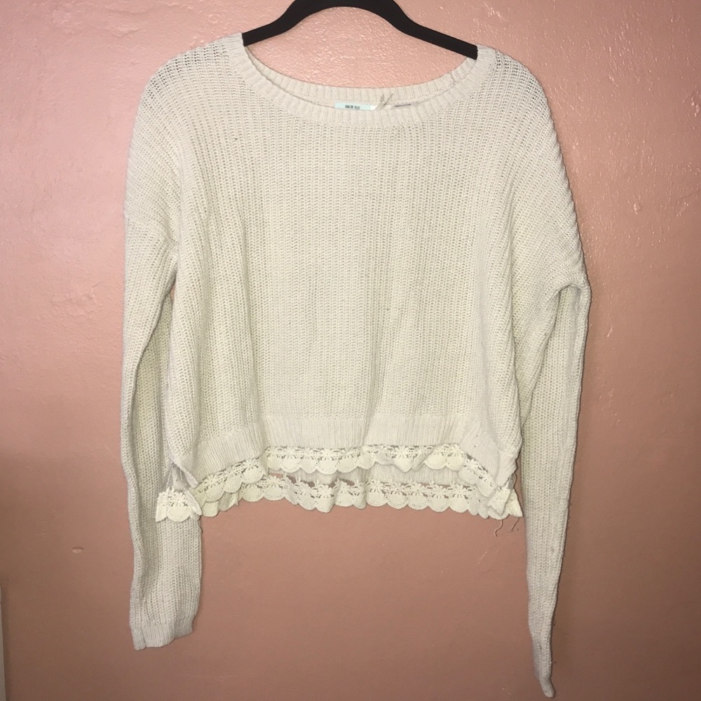 URBAN OUTFITTERS Cream sweater